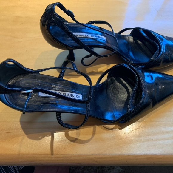 Manola Blahnik Patent Leather shoes - Picture 1 of 3